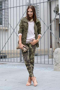 Khaki colour ideas with cargo pants, trousers, blazer: Military camouflage,  Street Style,  Khaki Outfit,  Army Leggings Outfit  