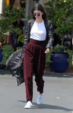 Ropa verano kendall jenner, harpers bazaar, kendall jenner, street fashion: Kendall Jenner,  Street Style,  Corduroy Pant Outfits  