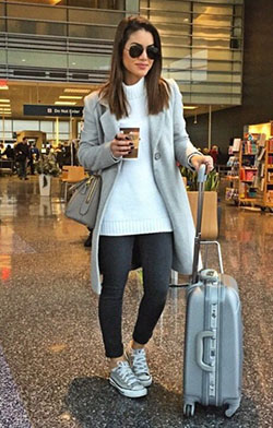 Travel outfit for long flight: White Outfit,  Street Style,  Airport Outfit Ideas  