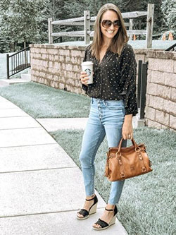 Brown and white classy outfit with polka dot, tartan, shorts: Jeans Outfit,  Street Style,  Brown And White Outfit  