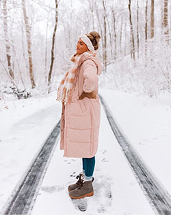 Colour dress with parka, coat, fur: Street Style,  Hiking Outfits  