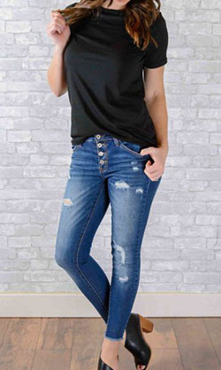 Black and blue classy outfit with leggings, denim, jeans: Jeans Outfit,  Black And Blue Outfit,  Legging Outfits  