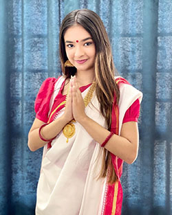 Anushka Sen Durga Puja: 