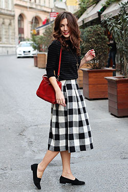 Black white red outfit, street fashion: Street Style,  Black And White Outfit,  Plaid Outfits  