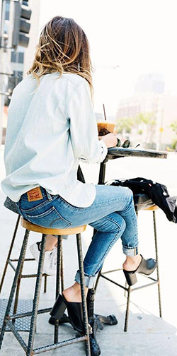 Colour ideas jessica alba levis levi strauss & co., street fashion: T-Shirt Outfit,  Street Style,  Travel Outfits,  Levi Strauss & Co.  