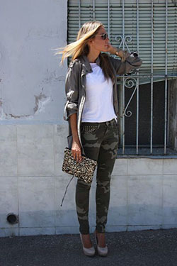 Skinny camo pants outfits slim fit pants, street fashion: T-Shirt Outfit,  Street Style,  Brown And White Outfit,  Slim-Fit Pants  