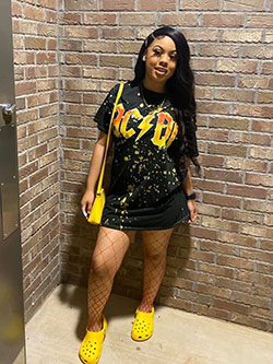 Outfits with crocs black girls: T-Shirt Outfit,  Street Style,  Yellow And Black Outfit,  Crocs Outfits  