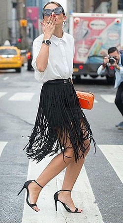 Black fringe skirt outfit, street fashion, pencil skirt, long hair: Pencil skirt,  Long hair,  Black Outfit,  Street Style,  Fringe Skirts  