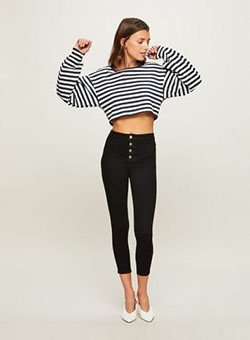 Black and white outfit style with leggings, crop top, jeans: Jeans Outfit,  Crop top,  Black And White Outfit,  Legging Outfits  