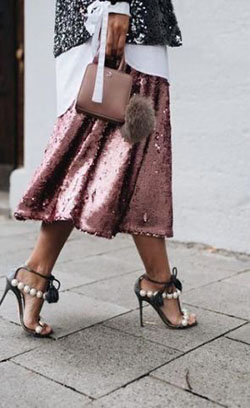 Pailletten top mit rock kombiniereb: Crop top,  Pencil skirt,  T-Shirt Outfit,  Sequin Dresses,  Fashion accessory,  Street Style,  Brown And Pink Outfit  