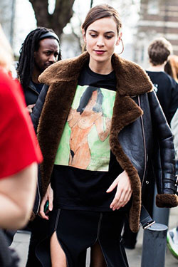Alexa chung london fashion week 2017: Fur clothing,  Fashion show,  Fashion week,  winter outfits,  Alexa Chung,  Street Style,  Paris Fashion Week,  Milan Fashion Week,  Classy Fashion  
