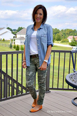 Outfits to wear with camo pants: shirts,  T-Shirt Outfit,  Street Style,  Army Leggings Outfit,  Camo Joggers,  Low-Rise Pants  