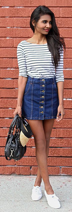 Mini skirt jeans outfit, street fashion, denim skirt, jean short, t shirt: Denim skirt,  T-Shirt Outfit,  Street Style,  Blue Outfit,  Mini Skirt  