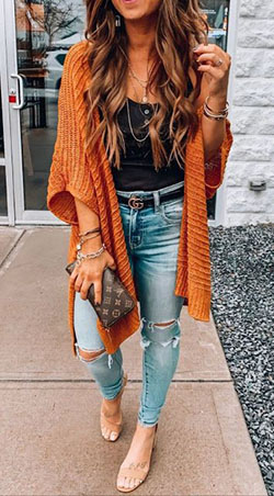 Outfit style atuendos de moda, street fashion, fashion blog, casual wear, lapel pin, long hair: Lapel pin,  fashion blogger,  Long hair,  Street Style,  Turquoise And Orange Outfit,  Cardigan Outfits 2020  