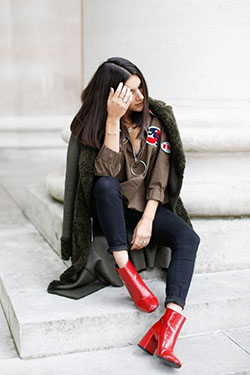 Looks de inverno botinha vermelha: Street Style,  Black And Red Outfit,  Outfit With Boots  