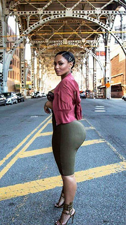 Yellow outfit with leggings, tights: Fitness Model,  Street Style,  yellow outfit,  Big Butt Girls,  Female Body Shape  