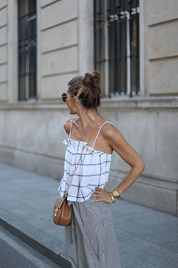 Street style june 2018 summer dress: Fashion week,  White Outfit,  Street Style,  Ready To Wear,  Plaid Outfits  