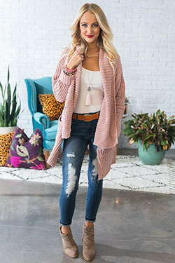 Brown and pink style outfit with jacket, blazer, denim: Street Style,  Brown And Pink Outfit,  Legging Outfits,  Cardigan Outfits 2020  