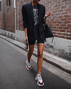 Blazer with sneakers womens, street fashion, sports shoes, casual wear, t shirt: T-Shirt Outfit,  Sports shoes,  White Outfit,  Street Style,  Blazers And Shorts Outfit  