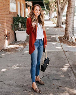 Flat mules with skinny jeans: T-Shirt Outfit,  Ballet flat,  Electric blue,  Street Style,  Electric Blue And Brown Outfit,  Cardigan Outfits 2020  
