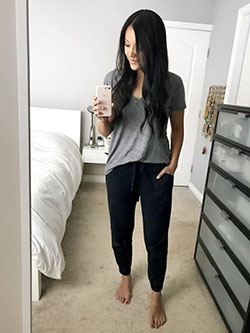 Black outfit ideas with fashion accessory, sportswear, trousers: Casual Outfits,  T-Shirt Outfit,  Black Outfit,  Fashion accessory  