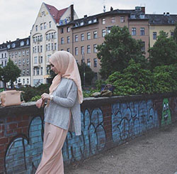 Colour outfit, you must try серый хиджаб, islamic fashion, street fashion, ask anything: Islamic fashion,  Street Style,  Hijab  