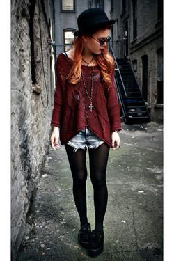 Maroon and brown colour outfit with leggings, leather, tights: Grunge fashion,  Punk rock,  Goth subculture,  Indie rock,  Soft grunge,  Street Style,  Maroon And Brown Outfit,  Creepers Outfits  
