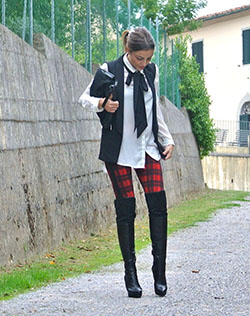 Outfit ideas with miniskirt, leggings, blazer: Legging Outfits,  Street Style  