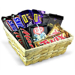 Chocolicious Gift Basket Hamper: 