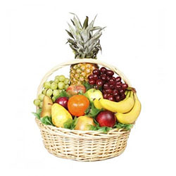 Gift Basket of Fresh Fruits: 