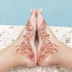 Easy DIY Henna Designs for Feet: 