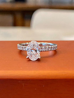 Perfect custom diamond engagement ring: 