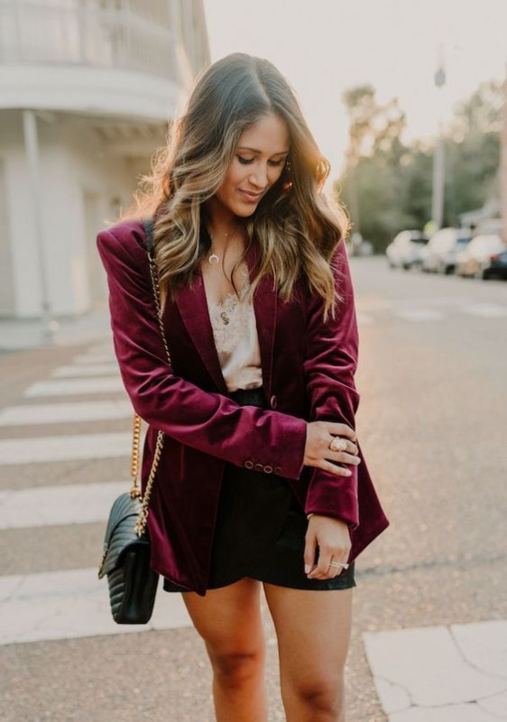 Velvet Blazer With Shorts For Girls: Velvet Outfits,  Teenage fashion,  Casual Shorts Dress,  Shorts Outfit,  Casual Outfits  