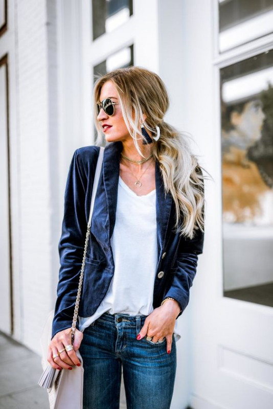 Navy Blue Velvet Blazer Outfit: Office Outfit,  Casual Friday,  Winter Casual  