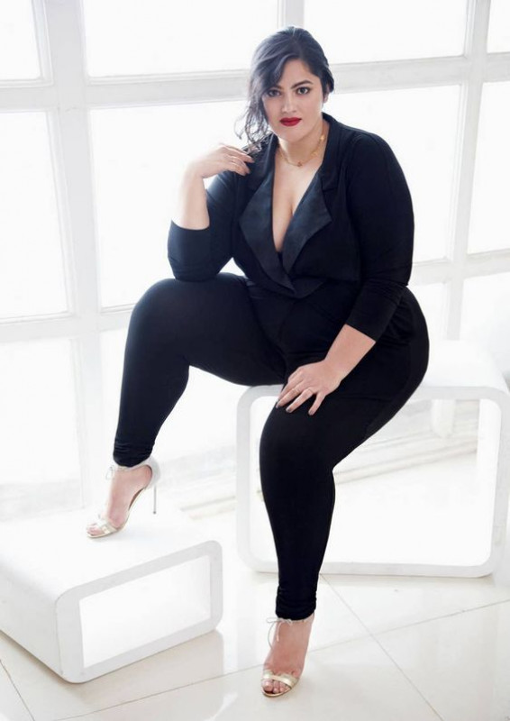 Hot Black Plus Size Outfit For Ladies: 
