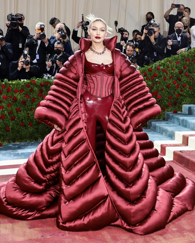 Gigi Hadid at the Met gala 2022: 