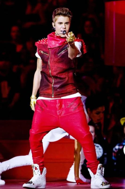 Justin Drew Bieber Red Spikes Real Leather Vest: 