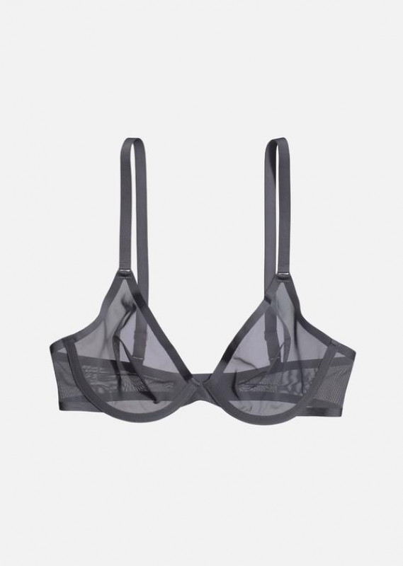 Give Your Body the Natural Feel of Lingerie That It Needs with the Plunging Bra by CUUP: 