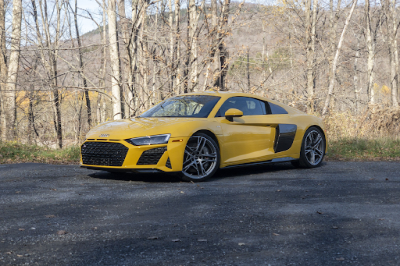 Lightweight and Durable: Why Carbon Fiber is the Perfect Material for Audi R8 Upgrades: 