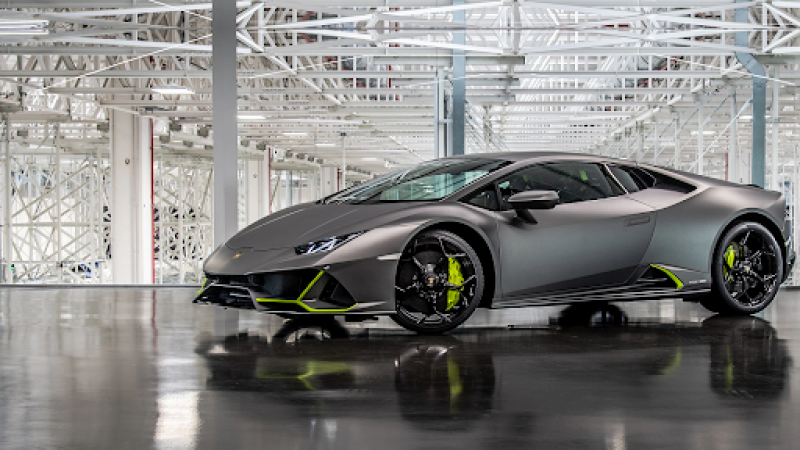Make a bold statement on the road with Lamborghini's accessories!