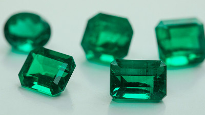 Emerald Gemstone: Best Birthday Gift for May Born People: 