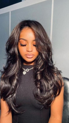 Effortless Sophistication: Frontal Wig Redefining Beauty Standards: 