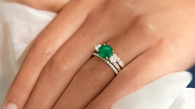Benefits of Choosing an Emerald Wedding Ring: 