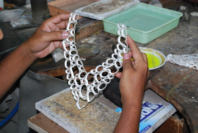Uniquely Yours: Handmade Jewelry from Expert Suppliers: 