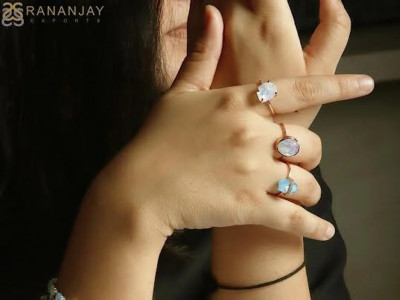 How to Choose Beautiful Gemstone Engagement Ring?: 