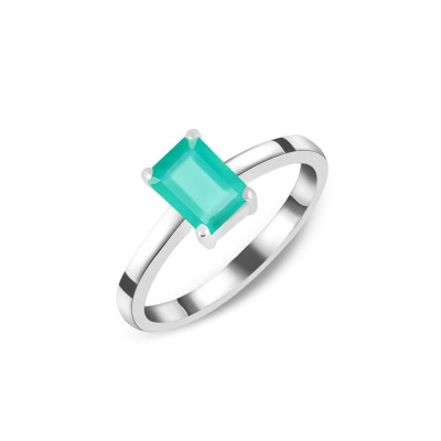Let's adorn your style with a green onyx ring.: 