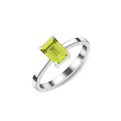 Nature's Gem: Enchanting Peridot Ring: 