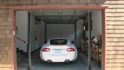 Stacking Car Lifts for the Home Garage: 