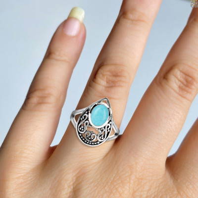 Turquoise Ring - A Blue Gem for Purity: 