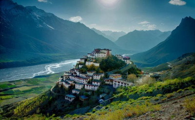 Discovering Peace Exploring Spiti Valley's Peaceful Beauty: 